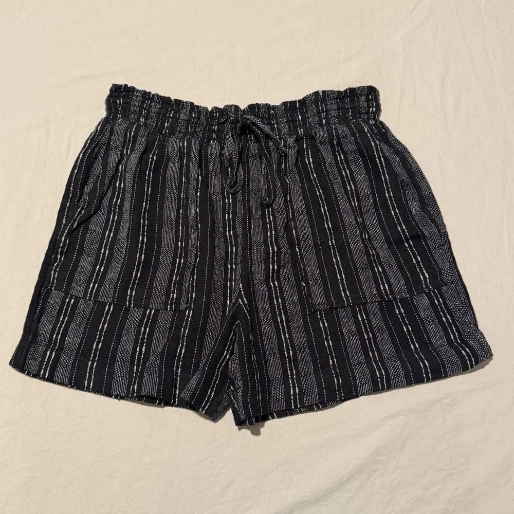 Time‎ and Tru Women Black White Stripe Paperbag Waist Shorts XS Linen Blend